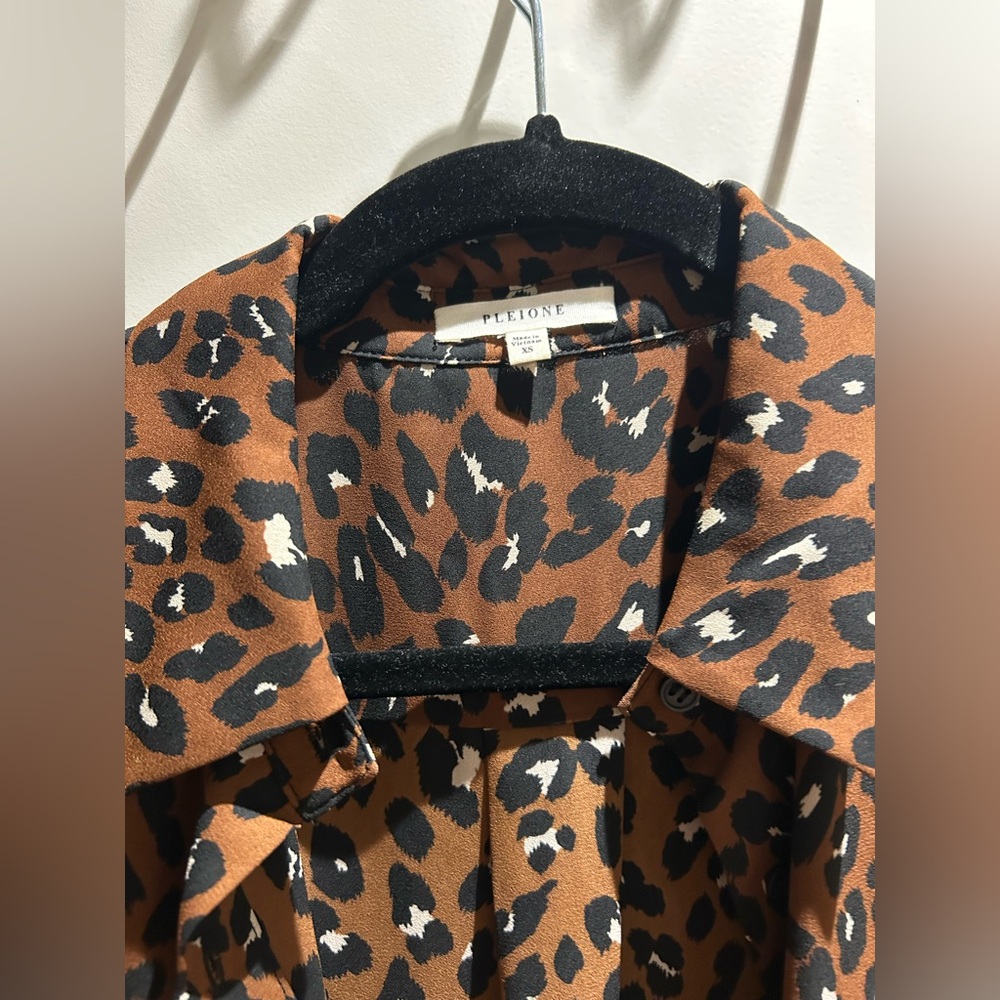 Leopard Blouse - Picture 7 of 7